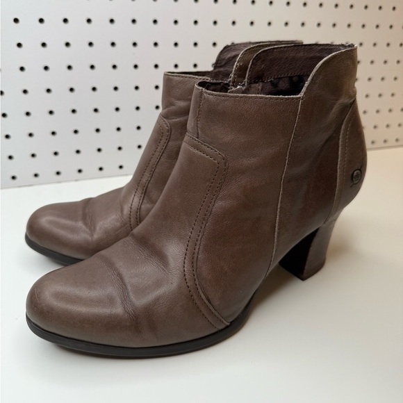 Born Women's Boots 10M Ankle Booties Light Brown Leather Block Heels Zip Up - Picture 10 of 16